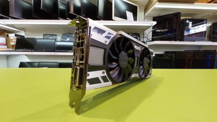 Used EVGA GeForce GTX 1080 SC GAMING 8GB GDDR5X, ACX 3.0 & LED - Image 2