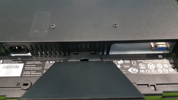 Used HP LE1901w 19" Widescreen VGA - Image 2