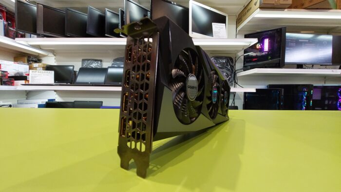 Used Gigabyte RX 6700 XT GAMING OC 12GB - Image 2