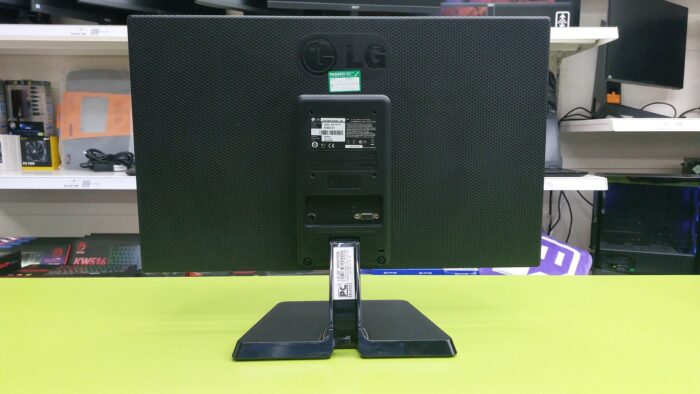 Used LG Flatron 22" E2242C 1 x VGA - Image 2