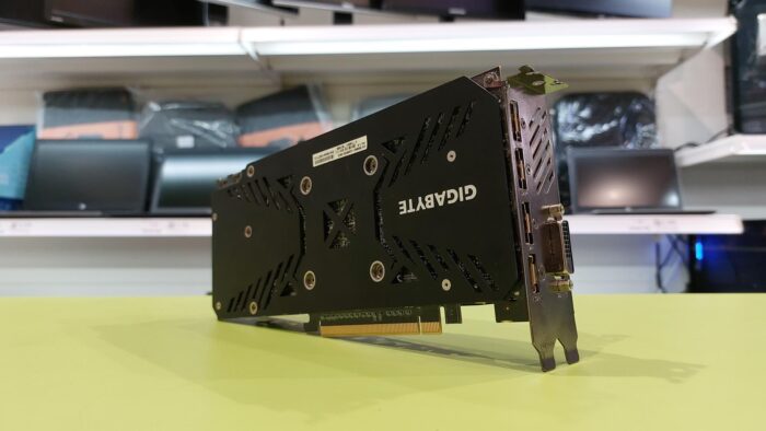 Used Gigabyte Radeon R9 390X 8GB DDR5 - Image 3