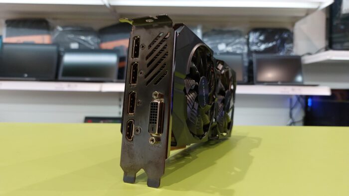 Used Gigabyte Radeon R9 390X 8GB DDR5 - Image 2