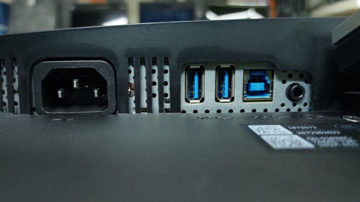 Used Dell 28" Ultra HD 4K Monitor 2 x HDMI 2 x DP - Image 3