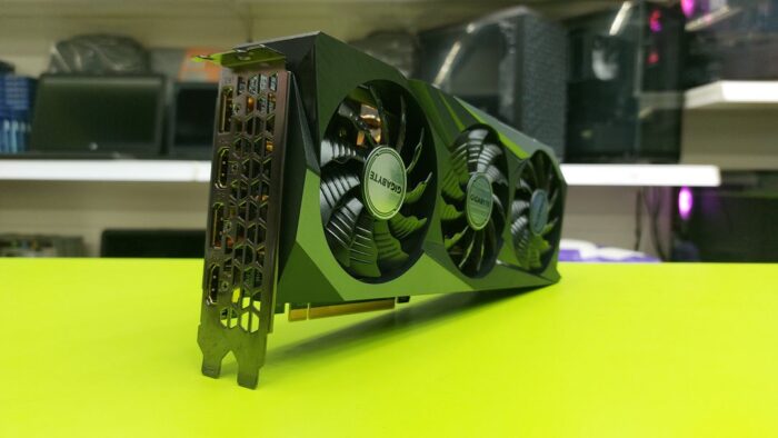 Used Gigabyte GeForce RTX 3070 Gaming OC 8GB - Image 2