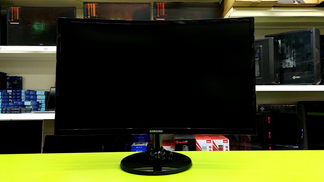 Samsung 24 inch curved 22 (1) Used Samsung 24inch Curved Full HD Monitor C24F390FHA HDMI, VGA - Image 1