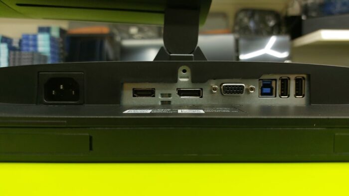 Dell 22 inch monitor 2 (3) Used 22" Full HD Dell P2217H Monitor / VGA, HDMI, DP, USB 3.0 Hub - Image 3