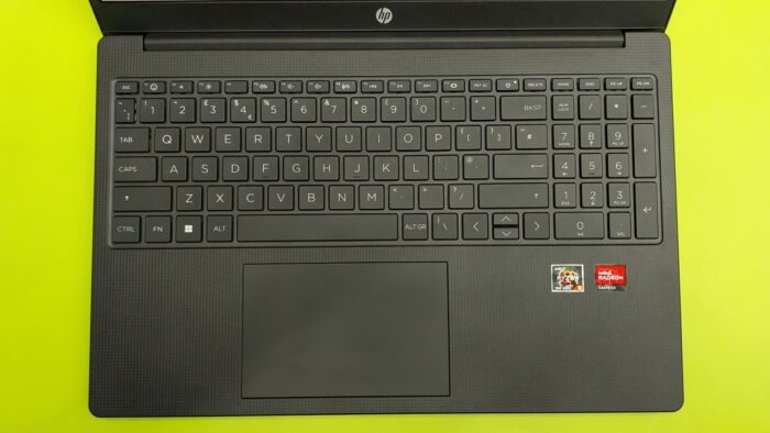 Used HP15 / AMD Ryzen 5 7520U 4.30GHz / 8GB RAM DDR5 / 256GB NVMe / 15,6" Full HD - Image 2