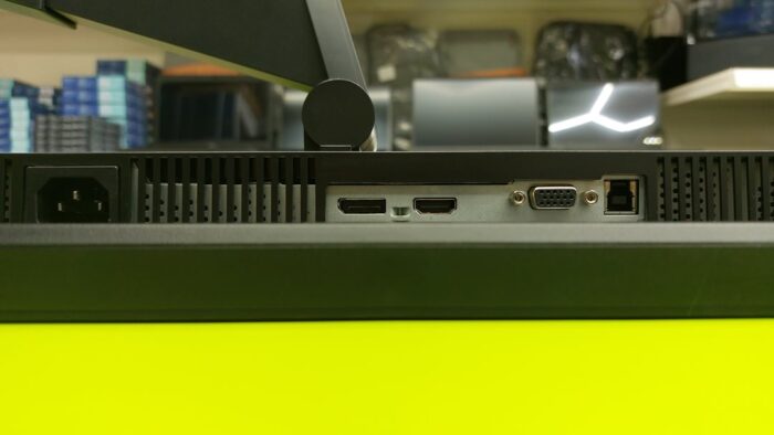 Lenovo 22 inch monitor (2) Used 22" Full HD Lenovo Monitor ThinkVision T22i-10 / VGA, HDMI, DP - Image 3