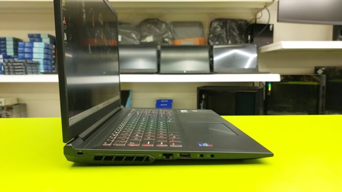 Used Gaming Laptop / Intel i7 9750H 4.5GHz/ 16GB / 1TB SSD /  GTX 1660Ti 6GB - Image 3