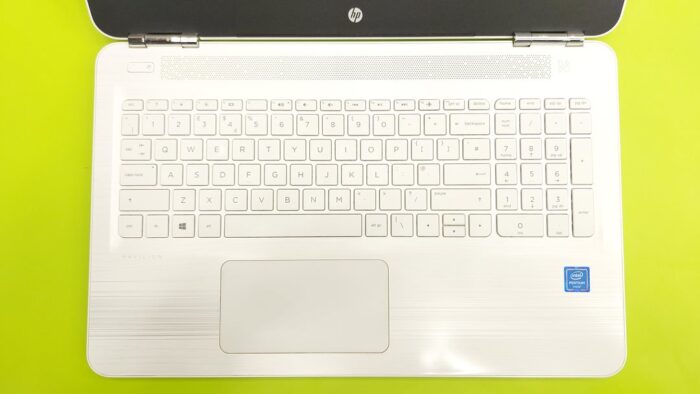 Used HP Pavilion 15 / Intel 4405U 2.10GHz / 4GB RAM / 240GB SSD / 15.6" SCREEN - Image 2