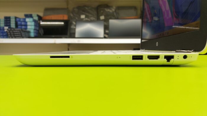 Used HP Pavilion 15 / Intel 4405U 2.10GHz / 4GB RAM / 240GB SSD / 15.6" SCREEN - Image 4