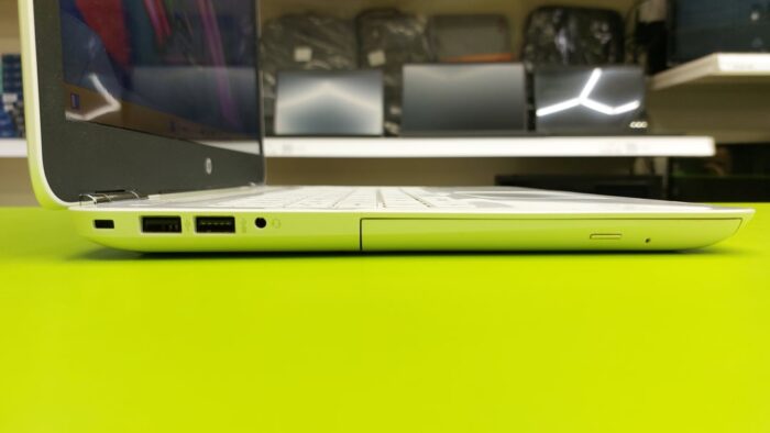 Used HP Pavilion 15 / Intel 4405U 2.10GHz / 4GB RAM / 240GB SSD / 15.6" SCREEN - Image 5